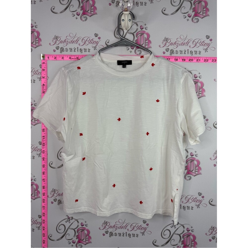 Studio M Canada leaf maple White Tee with Tiny Red Embroidered Flowers